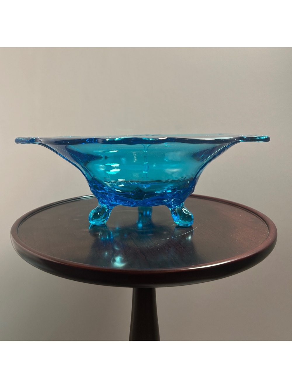 Indiana Glass Co Tiara Exclusives 3-Toe Duchess Aqua Console Bowl
